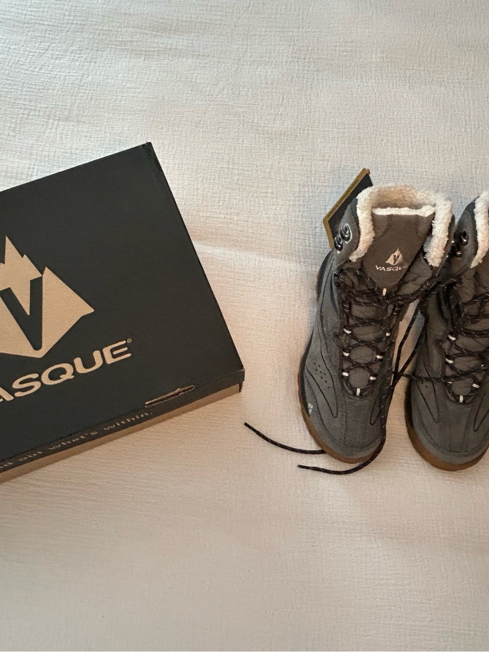 Vasque Men's Charcoal Gray Suede Hiking Boots with Shearling Collar